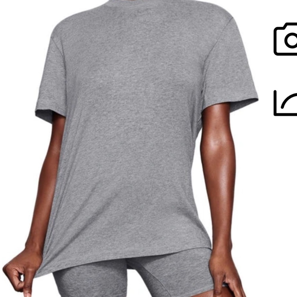 ISO!! Skims Dark Heather Gray boyfriend tee XL/2x/3x
